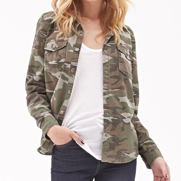 5 For $25✨️ Womens Size Small Army Green Print Button Up Collard Jacket Top - Picture 1 of 6